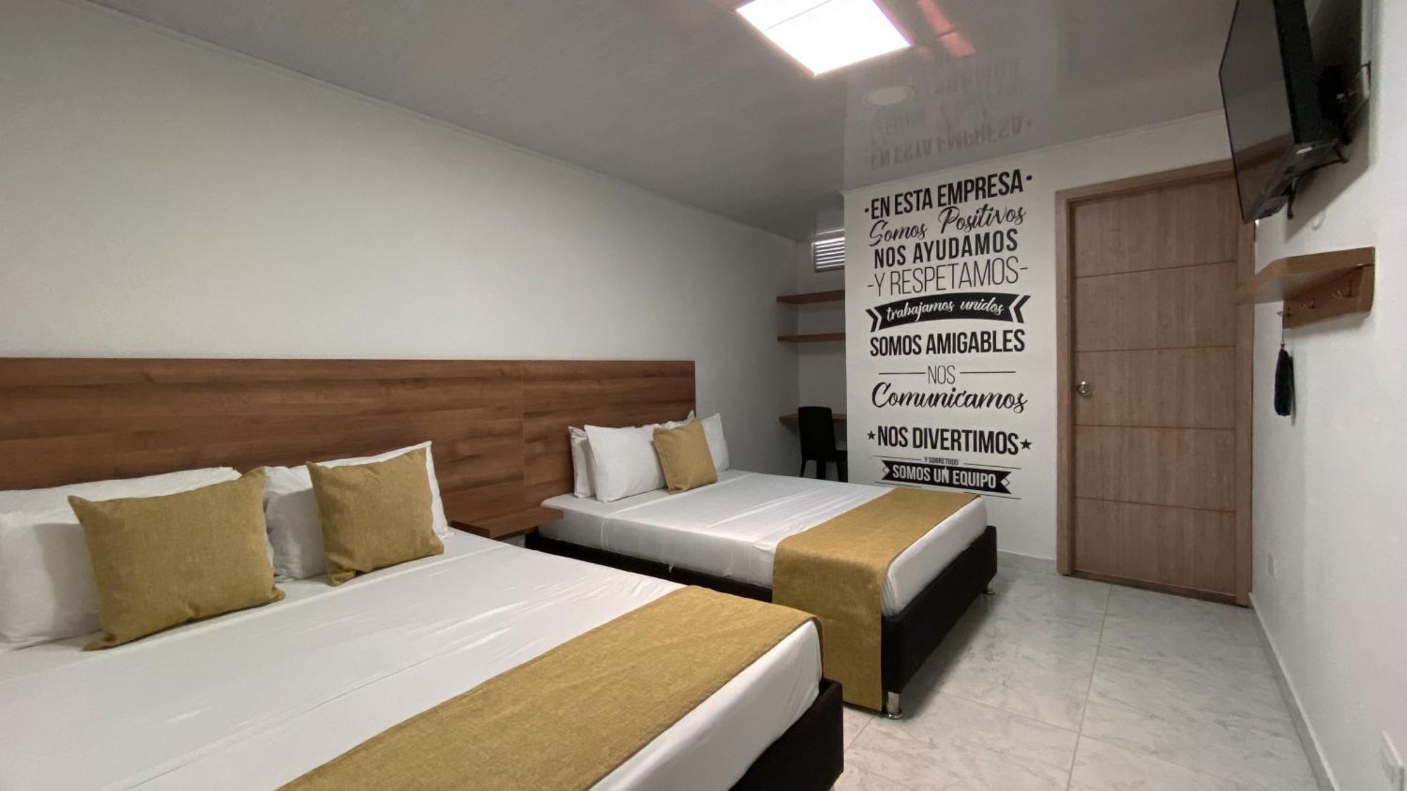 Casa Mama Hotel 马尼萨莱斯 外观 照片